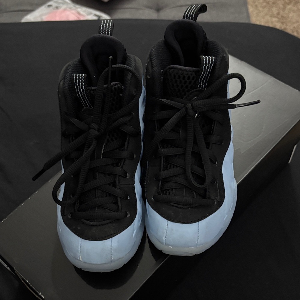 Nike Kids Sneakers Black and Light Blue